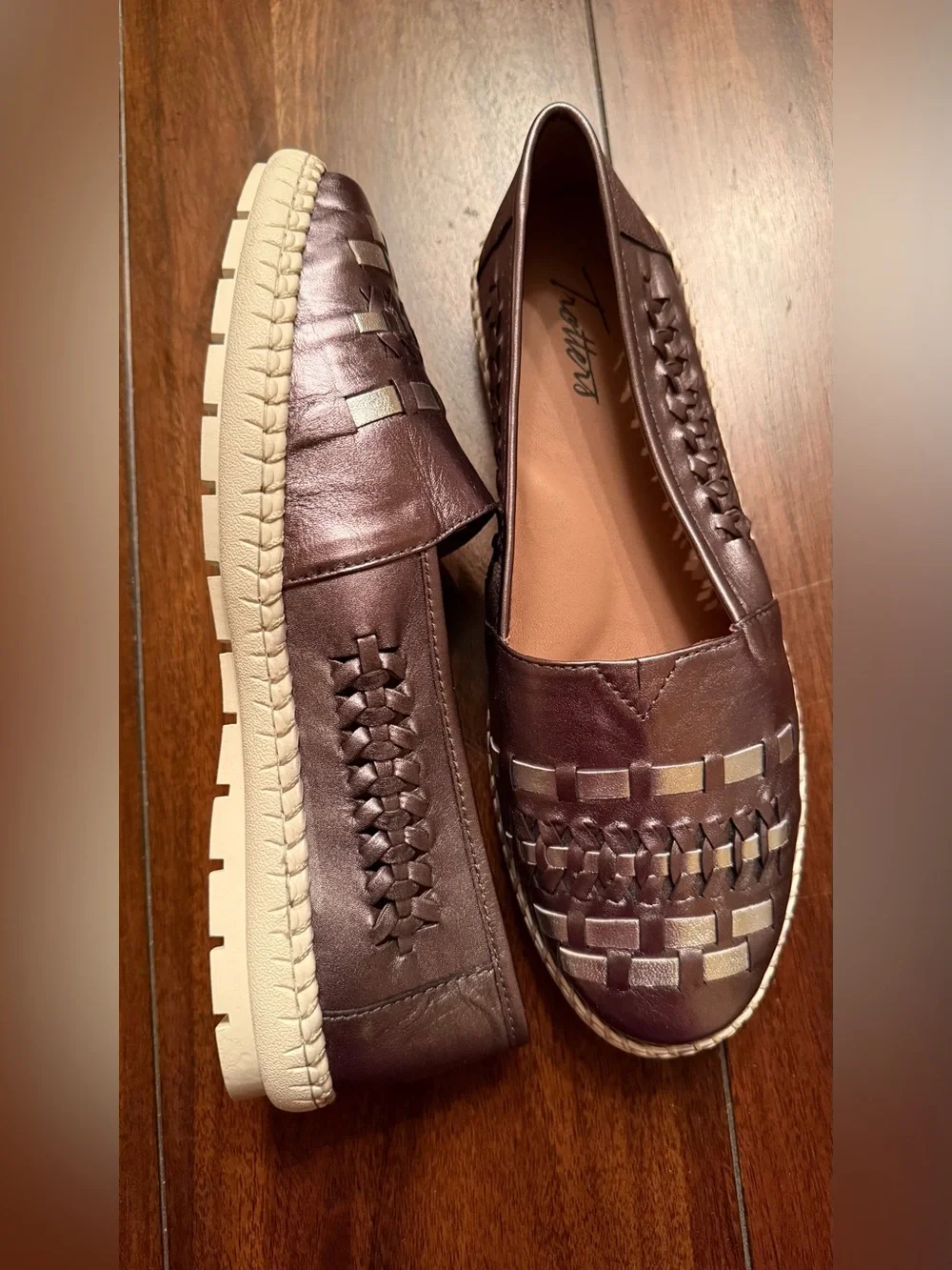 Trotters Taupe/Silver/Gray Metallic Woven Slip-On Loafers with Silver Accents 8W